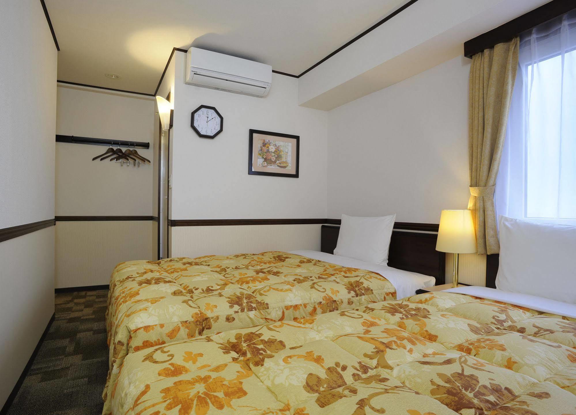 Toyoko Inn Sendai Higashi-Guchi No 2 Buitenkant foto