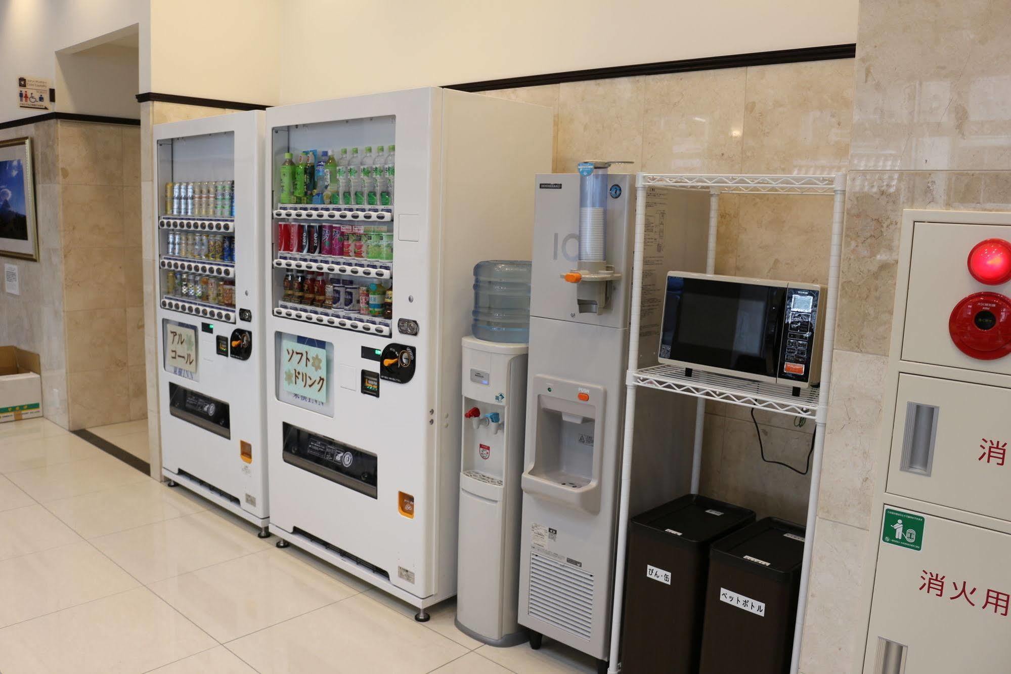 Toyoko Inn Sendai Higashi-Guchi No 2 Buitenkant foto